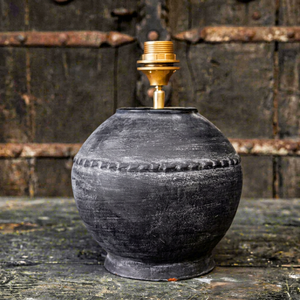 Liana – Base de lampe de table noire, design rustique rond en céramique, sans abat-jour, pour chambre à coucher, salon, décoration intérieure, style industriel vintage - Product Image 1