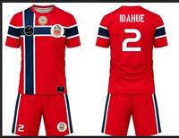 Jersey Sepak Bola Custom Langsung dari Pabrik - Sampel Gratis Tersedia Kain Polyester Cepat Kering, Bernapas, dan Nyaman untuk Semua Musim