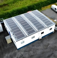 Maison conteneur pliable extensible Maisons préfabriquées avec panneau solaire Maison conteneur mobile à double aile