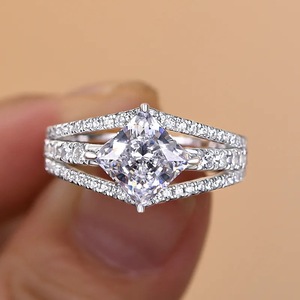 Elegante Anello di Proposta per Matrimonio da Donna, Gioiello Scintillante alla Moda - Product Image 4