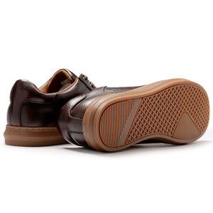 Baskets basses décontractées pour hommes en cuir véritable grande taille à lacets, couleur unie marron foncé, respirantes et antidérapantes pour l'automne - Product Image 2