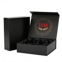 Boîte cadeau portable de luxe personnalisée, écologique, en matériaux recyclés, avec insert en satin noir magnétique, doublure en satin, gaufrage en satin