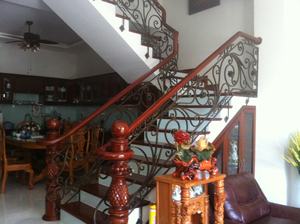 Escalera Moderna de Hierro Fabricada con Acero Sólido de 14x14 mm y Tres Años de Garantía, Alta Calidad - Product Image 2