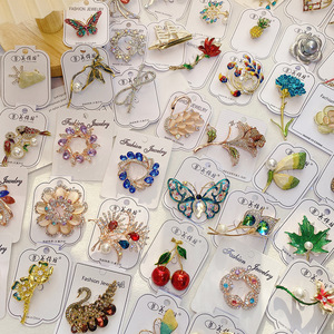 Nueva Joyería Broche Sencillo de Flor con Diamantes de Cristal para Hombre y Mujer Pines Geométricos Regalo de Joyería para Mujer Broches Surtidos al por Mayor - Product Image 6