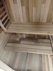 Sauna exterior personalizada para 1-2 personas, de madera maciza de cedro rojo, con estufa. - Product Image 3