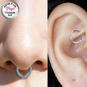 Anneaux de <span class=keywords><strong>piercing</strong></span> pour septum et <span class=keywords><strong>nez</strong></span> en titane opale Freya pour femmes, boucles d'oreilles en opale bleue, anneaux de <span class=keywords><strong>nez</strong></span> Daith, Tragus, Snug, anneaux de <span class=keywords><strong>nez</strong></span> Cow Hoop, bijoux - Product Image 6