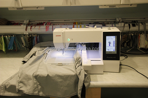 Máquina de Bordar Computarizada Independiente Janome <span class=keywords><strong>Memory</strong></span> <span class=keywords><strong>Craft</strong></span> <span class=keywords><strong>500E</strong></span>, la Más Grande para el Hogar, Tamaño Máximo de Bordado de 200 x 280 mm - Product Image 4