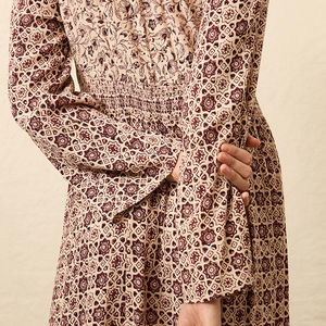 <span class=keywords><strong>Robe</strong></span> longue élégante en mousseline bordeaux personnalisée avec broderie traditionnelle et travail miroir, idéale pour les fiançailles et les soirées. - Product Image 4