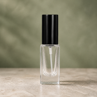 Flacon de parfum carré en verre C410 de 15 ml le plus populaire avec pulvérisateur à pompe, finition sérigraphiée or, argenté, noir et boîte