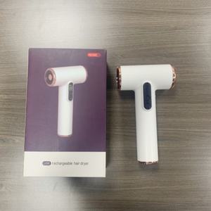 Secador de Pelo Profesional Portátil, Mini Secador Inalámbrico Recargable de Alta Velocidad con Difusor de Calor Ajustable y Boquilla para Viajes - Product Image 6