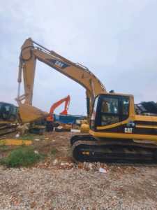 Excavadora de cadenas Caterpillar 320 BL usada de alta calidad, año 2019, con motor Volvo, caja de cambios, bomba de engranajes, rodamientos y PLC. - Product Image 6