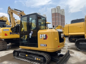 Excavatrice sur chenilles Caterpillar 306E2 d'occasion économique, petite excavatrice avec options de godet, tarière et marteau hydraulique. - Product Image 2
