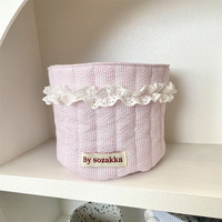 Sac de rangement cosmétique matelassé géométrique mignon grande capacité, panier de rangement en tissu pour bureau, organiseur de cosmétiques et de papeterie motif fraise