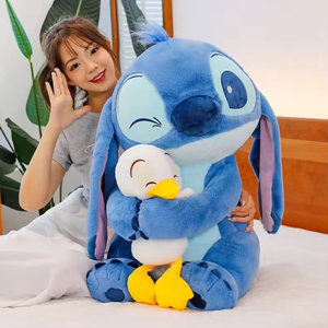 2025 nuevo tamaño grande lindo Anime pato <span class=keywords><strong>Lilo</strong></span> Stitch 2 Animal <span class=keywords><strong>de</strong></span> peluche súper suave juguetes <span class=keywords><strong>de</strong></span> peluche regalo para niñas bolsa <span class=keywords><strong>de</strong></span> peluche suave cumpleaños - Product Image 2