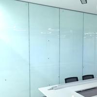 Cloison de bureau modulaire en verre trempé moderne à prix d'usine pour usage scolaire