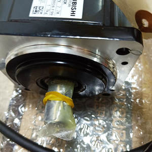 Pieza de Repuesto Industrial Original Nueva de Alta Calidad FANUC Mitsubishi HU-UFS43K, Servomotor AC - Product Image 2