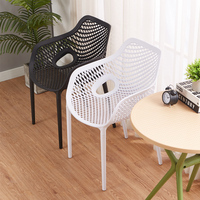 Chaise de salle à manger en plastique empilable épaissie au design moderne, dossier creux, pour restaurant, parc, appartement et atelier, utilisation extérieure