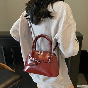 En Yeni Toptan Lüks Parlak PU Deri Bayan Küçük Tote Omuz Çantaları Yuvarlak Saplı Retro Şirin Kabuk Şeklinde Kemer Kilidi - Product Image 5