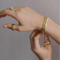 Ensemble de bijoux classique en forme de feuille : collier, bracelet et bague, finition polie, idéal pour toutes les occasions, unisexe