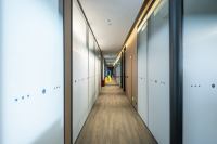 Partisi Kantor Kaca Modular Aluminium dengan Desain Modern, Dinding Tinggi, Kedap Suara, Pembatas Ruangan untuk Sekolah & Rumah Sakit
