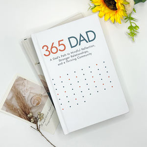 Journal de réflexion quotidien personnalisé pour papa : Objectifs personnalisés, 365 questions, planificateur de pleine conscience – Cadeau idéal pour les pères - Product Image 1