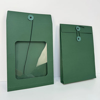 Sac en papier kraft recyclable avec fenêtre couleur, logo personnalisé, fermeture à cordon et bouton, pochette en papier pour emballage cadeau de vêtements