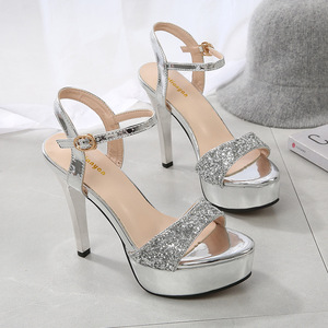 Sandales à plateforme ultra-hautes de 11 cm imperméables pour femmes, chaussures sexy à paillettes pour défilés de mode et boîtes de nuit, collection été intemporelle - Product Image 2