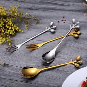 Ensemble de couverts créatifs uniques en acier inoxydable : cuillère à café, fourchette à dessert et cuillère en forme de feuille - Product Image 1