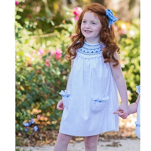 สาวปาร์ตี้ฤดูร้อนเบ็ตตี้สีฟ้า Smocked ฟองกับกระเป๋า - Product Image 4
