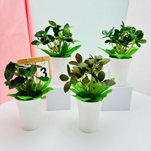 Plante artificielle verte Bonsaï 20cm de hauteur, décoration de bureau, fausse plante en pot pour la maison, le bureau, l'hôtel - Product Image 1