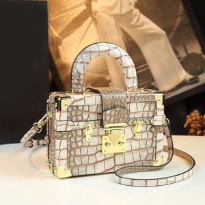 <span class=keywords><strong>Catalogo</strong></span> VIP all'Ingrosso per Primavera ed Estate, Nuova Borsa di Lusso Portatile a Forma di Scatola in Pietra con Tracolla. - Product Image 2