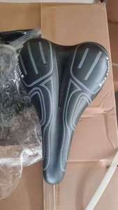 <span class=keywords><strong>Selle</strong></span> Confortable en Forme de Pêche <span class=keywords><strong>pour</strong></span> Vélo VTT, Coussin de <span class=keywords><strong>Selle</strong></span> Rembourré Doux, Conception Dead Fly, Sac d'Accessoires Pratique Inclus - Product Image 3