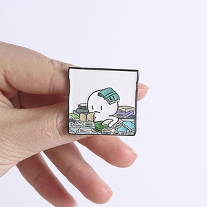 Spilla in smalto con personaggio dei cartoni animati 'Drowning in Books', graziosa figura bianca semplice circondata da libri impilati, spilla da bavero, gioiello, regalo - Product Image 4