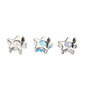 Pendiente de labio con circonita de estrella de cinco puntas, de aleación de titanio con engaste de púas, joyería de moda para perforaciones en el cartílago de la oreja, la nariz y la orejera. - Product Image 3