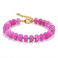 Damesarmband van jade natuursteen met bohemian fruitmotief voor een jubileum