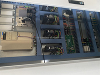 Machine de gravure sur bois CNC 3 axes 3D 9 kW avec changeur d'outils linéaire pour meubles en bois, dotée d'un moteur à engrenages et d'une pompe