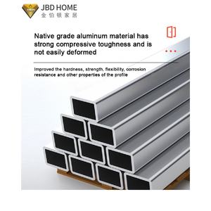 <span class=keywords><strong>Porte</strong></span> <span class=keywords><strong>de</strong></span> <span class=keywords><strong>garage</strong></span> <span class=keywords><strong>sectionnelle</strong></span> en acier isolée avec ouvre-<span class=keywords><strong>porte</strong></span> automatique et option panneau en verre pour installation moderne dans les maisons contemporaines - Product Image 5