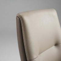 Ensemble de chaises de bureau exécutives modernes en cuir à dossier haut avec chaises visiteurs pivotantes à base en acier pour usage scolaire et commercial