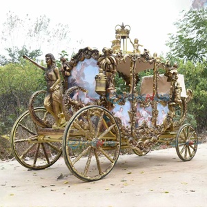 Statue d'ornement sculptée de luxe, chariot royal à chevaux, décoration vintage dorée en relief pour défilé festif - Product Image 3