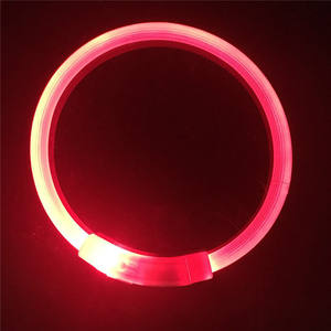 Venta al por mayor Luminous PVC <span class=keywords><strong>Led</strong></span> Light <span class=keywords><strong>Dog</strong></span> <span class=keywords><strong>Collar</strong></span> Usb Recargable Seguridad para Todas las razas de perros - Product Image 4