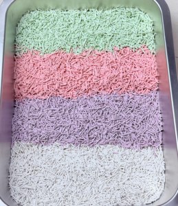 Areia para Gatos Super Aglomerante com Controle de Odores, Perfumada com Lavanda, Chá Verde, Pêssego, Soja e Tofu, em Formato de Tiras, Livre de Poeira e de Alta Qualidade - Product Image 2