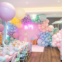 Ensemble de table et chaises empilables pour enfants, design tendance, idéal pour les fêtes d'anniversaire