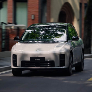 รถยนต์ไฟฟ้า Li Xiang I8 รุ่น MPV ขนาดใหญ่ ระยะทางวิ่งไกล พร้อมหลังคาซันรูฟ พื้นที่กว้างขวาง รองรับการชาร์จเร็ว - Product Image 1