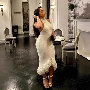 Abbigliamento Donna Estate 2026 Nuovo Abito Lungo Elegante Senza Spalline con Halter e Frange <span class=keywords><strong>in</strong></span> <span class=keywords><strong>Maglia</strong></span> Color Crema - Product Image 1