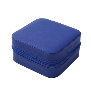 Estuche de Joyería Portátil Cuadrado con Cierre, Caja de Almacenamiento de Joyas de Cuero PU con Múltiples Compartimentos para Aretes, Anillos y Collares - Product Image 5