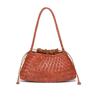 Bolso de Mano Minimalista Tejido para Mujer, Bolso de Moda para Llevar Bajo el Brazo - Product Image 4