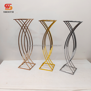 Support de fleur de piédestal de socle en métal doré de taille et de couleur personnalisées de luxe lisse pour les banquets de mariage et les événements de fête - Product Image 3