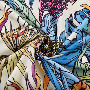 <span class=keywords><strong>Tissu</strong></span> extensible 100% polyester imprimé numérique de style hawaï<span class=keywords><strong>en</strong></span> pour vêtements de filles - <span class=keywords><strong>Tissu</strong></span> Koshibo 120 GSM doux et confortable - Product Image 4