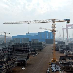 Grue à tour à plateforme plate DaHan série Qtz 5013, <span class=keywords><strong>moment</strong></span> de levage de 63 t.m, capacité maximale de 5 tonnes, hauteur de levage de 150 m, portée de 50 m - Product Image 2