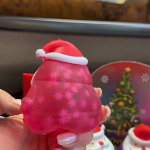 Jouet à presser en maltose Père Noël populaire, jouet anti-stress de Noël, vente en gros directe du fabricant - Product Image 3